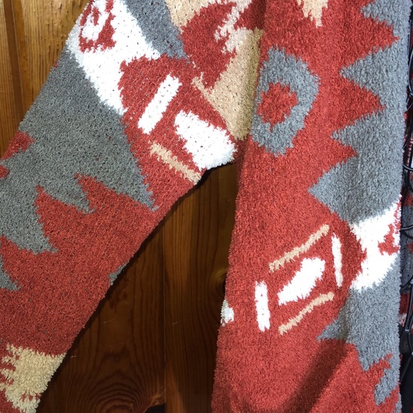 Warm and cozy life style Aztec cardigan orange/gray size medium fuzzy top - Picture 4 of 5